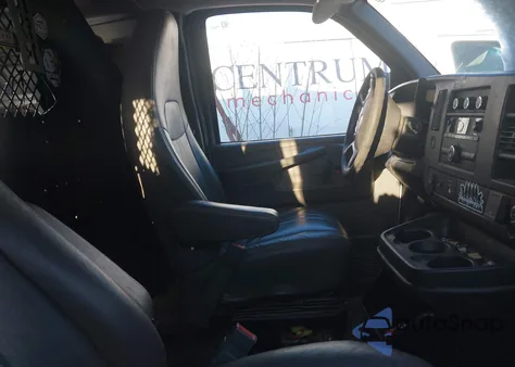 2015 Chevrolet Express 2500 Work Van z USA, uszkodzony, nr VIN 1GCWGFCF5F1271275